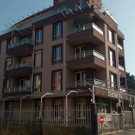 Lejlighedshotel Дом Нептун